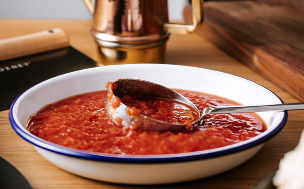 Découvrez un secret insolite pour sublimer votre sauce tomate