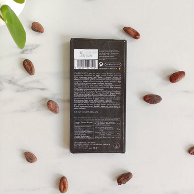 Indications sur les ingrédients et les saveurs gourmandes présentent dans la recette de cette tablette de chocolat noir. 