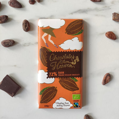 tablette de chocolat noir chocolates from heaven. Composée à 72% de cacao, elle a un goût intense et une texture délicate. Idéale pour des moments gourmands avec vos proches ou vous même. Une tablette idéale comme cadeau d'anniversaire ou de noël