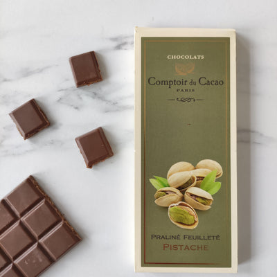 Praliné feuilleté pistache Chocolat artisanal Comptoir du Cacao Tablette de chocolat Haute qualité Gourmandise Pistache croquante Chocolat sans huile de palme Chocolat pur beurre de cacao Chocolat français Cadeau gourmand Savoir-faire chocolatier Luxe chocolaté Plaisir gustatif Expérience gastronomique