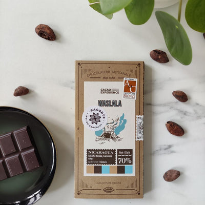Cacao Expérience, artisan chocolatier chocolat Nigaragua tablette chocolat noir 70% cacao chocolat bean to bar pure origine waslala chocolat noir bio idée cadeau original cadeau à offrir à une femme idée cadeau noël chocolat en ligne box chocolat box mensuelle
