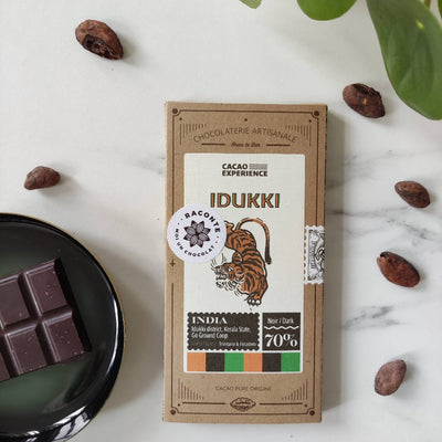 Cacao Expérience, artisan chocolatier,tablette chocolat noir 70% cacao chocolat bean to bar pure origine inde chocolat noir bio idée cadeau original cadeau à offrir à une femme idée cadeau noël chocolat en ligne box chocolat box mensuelle 