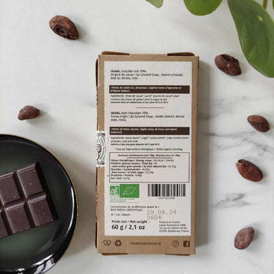Cacao Expérience, artisan chocolatier,tablette chocolat noir 70% cacao chocolat bean to bar pure origine inde chocolat noir bio idée cadeau original cadeau à offrir à une femme idée cadeau noël chocolat en ligne box chocolat box mensuelle