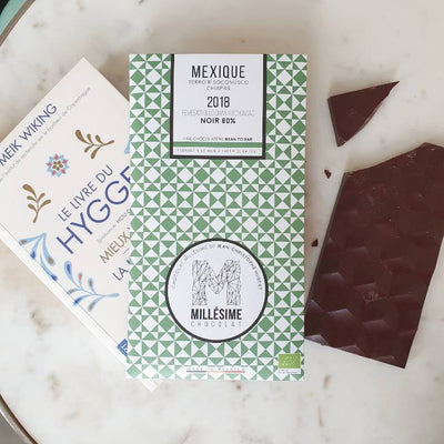 végan  tablette de chocolat noir  Tablette chocolat  pur chocolat noir  plaque de chocolat noir  Noir 80%  Millésimé  fête des mères  Criollo  chocolats noirs  CHOCOLATS NOIR  chocolatier  Chocolat vegan  chocolat noir d'exception  chocolat noir belge  chocolat noir  chocolat livraison  chocolat d'origine  chocolat d'exception  Chocolat bio